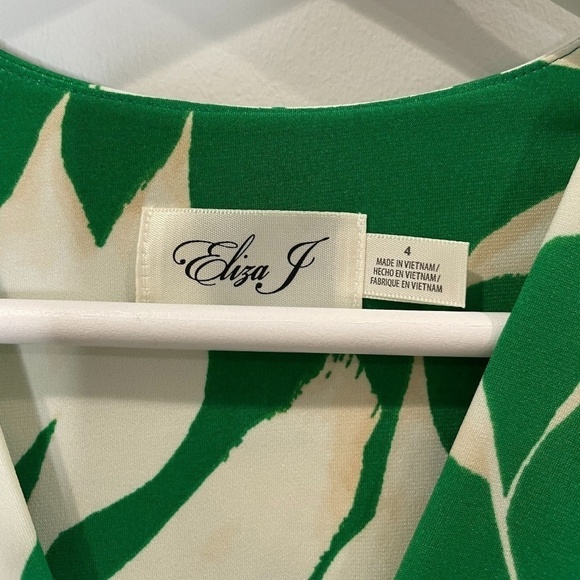 Eliza J Twist Front Leaf Pattern Sleeveless Maxi Dress - Picture 6 of 10